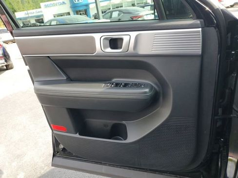 Used 2025 Hyundai Santa Fe SEL FWD image 29