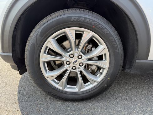 Used 2021 Ford Explorer XLT w/ Equipment Group 202A AWD/4WD image 39
