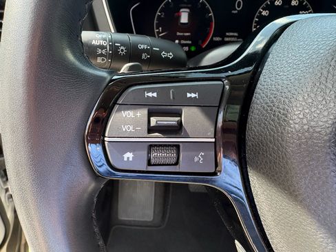 Certified 2024 Honda Pilot Touring image 14