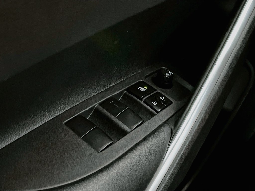 Used 2024 Toyota Corolla Cross AWD Hybrid image 18