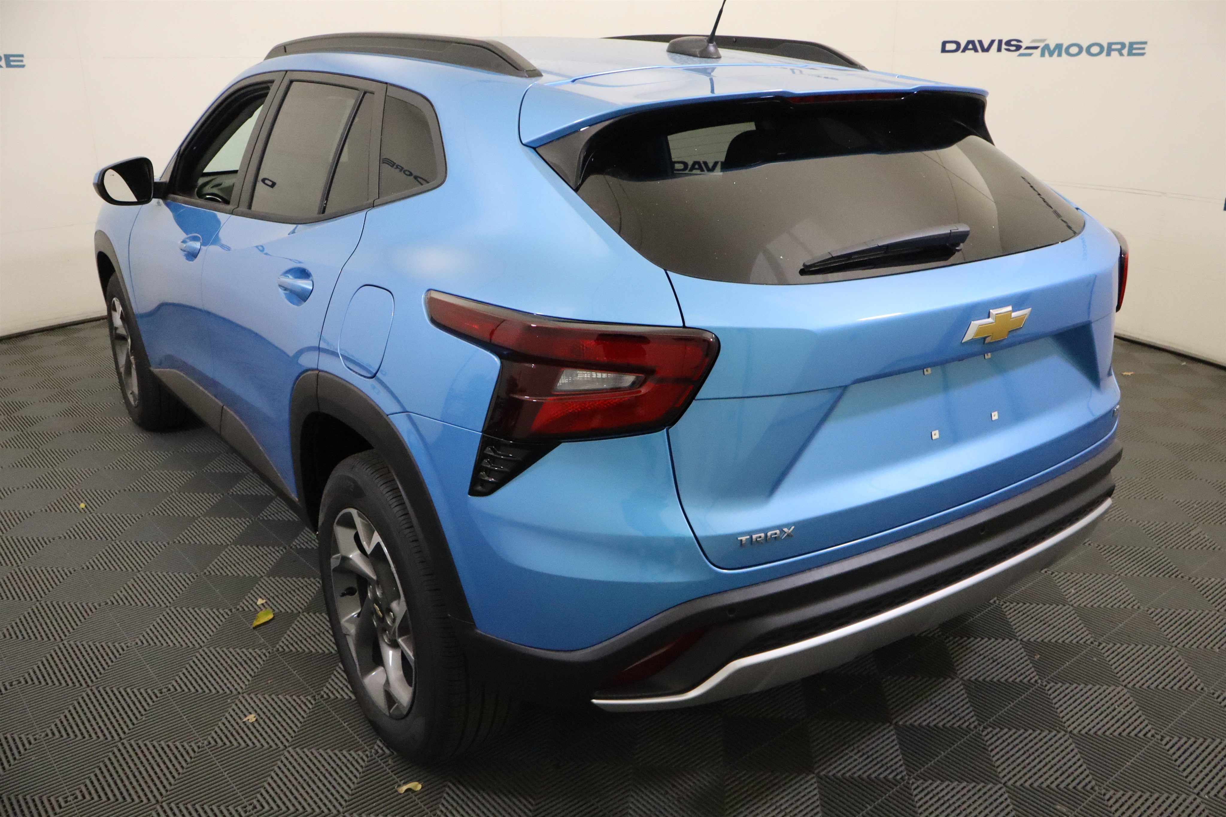 New 2026 Chevrolet Trax LT w/ Driver Confidence Package FWD image 10