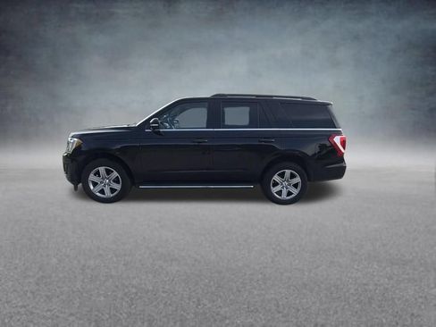 Used 2019 Ford Expedition XLT w/ Equipment Group 202A AWD/4WD image 2