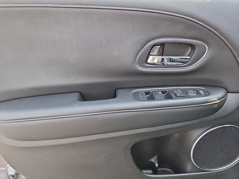 Used 2019 Honda HR-V EX-L image 11