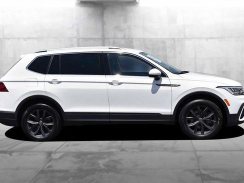 Certified 2022 Volkswagen Tiguan SE AWD/4WD image 5