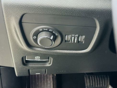 New 2025 Jeep Grand Cherokee L Laredo image 10