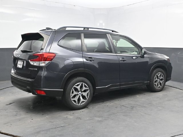 Used 2019 Subaru Forester Premium AWD/4WD image 8
