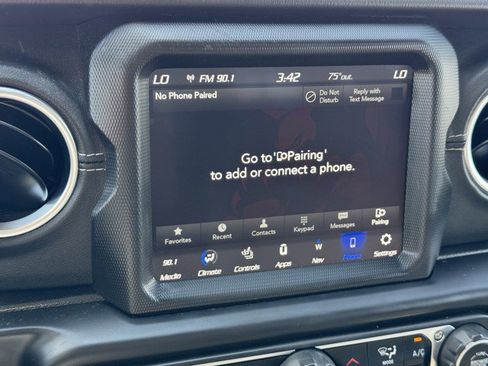 Used 2022 Jeep Wrangler Unlimited Sahara w/ Cold Weather Group image 13