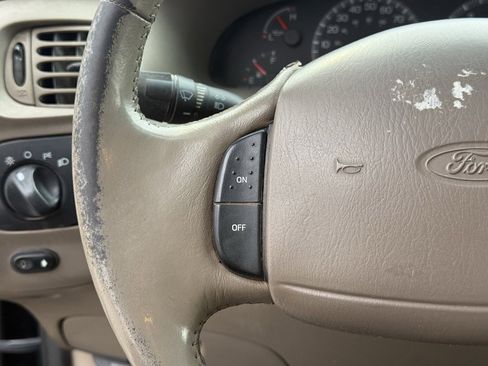 Used 2000 Ford F150 XLT image 15