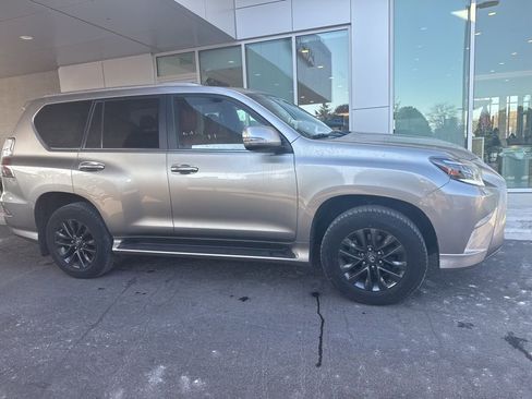 Used 2021 Lexus GX 460 Premium image 2