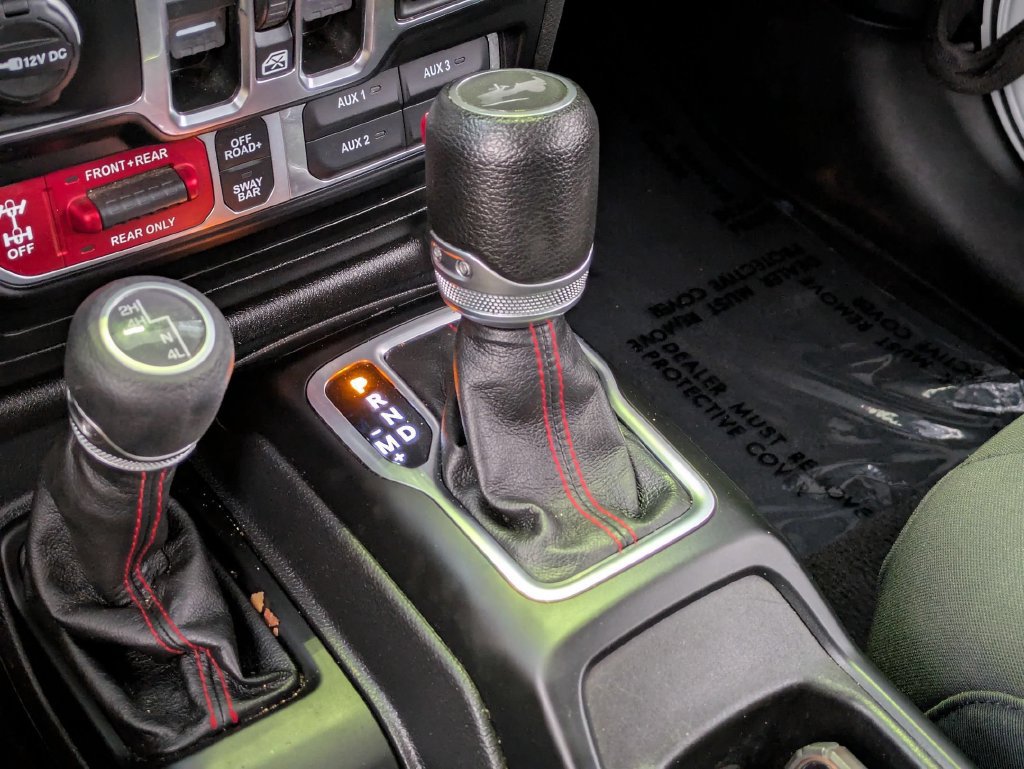 Used 2023 Jeep Wrangler Unlimited Rubicon AWD/4WD image 18