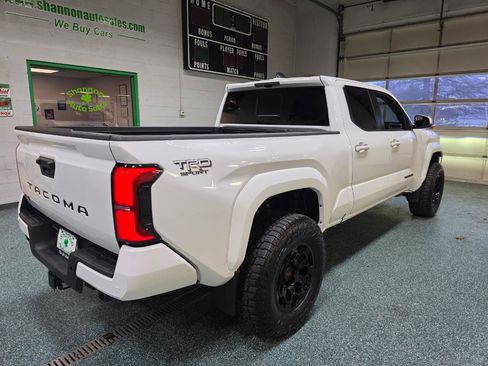 Used 2024 Toyota Tacoma TRD Sport w/ TRD Sport Upgrade Package image 6