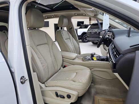 Used 2017 Audi Q7 3.0T Prestige w/ Prestige Package image 20