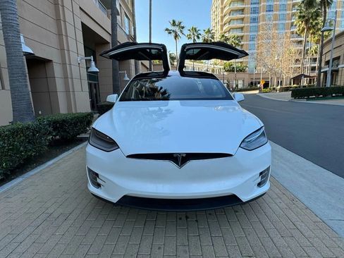 Used 2017 Tesla Model X 75D AWD/4WD image 5