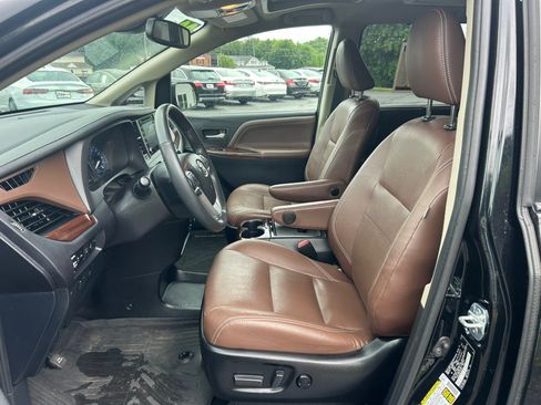 Used 2020 Toyota Sienna Limited Premium AWD/4WD image 15