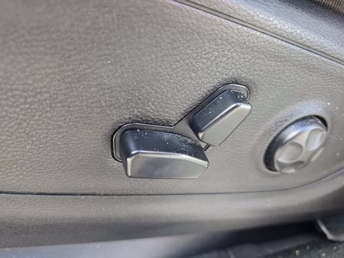 Used 2019 RAM 1500 Big Horn RWD image 13