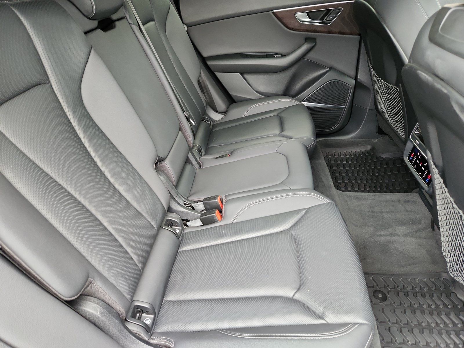 Used 2019 Audi Q8 Prestige AWD/4WD image 30