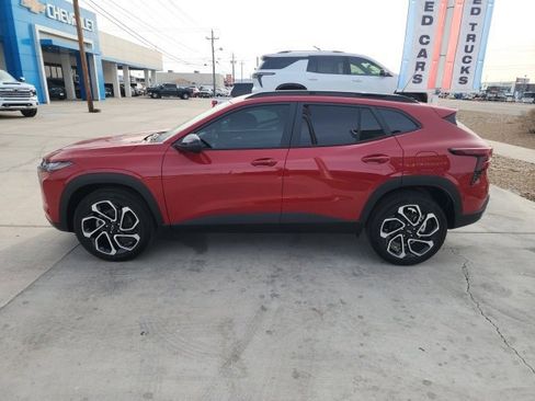 New 2026 Chevrolet Trax RS w/ Driver Confidence Package image 7