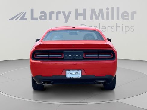 Used 2020 Dodge Challenger SXT RWD image 5