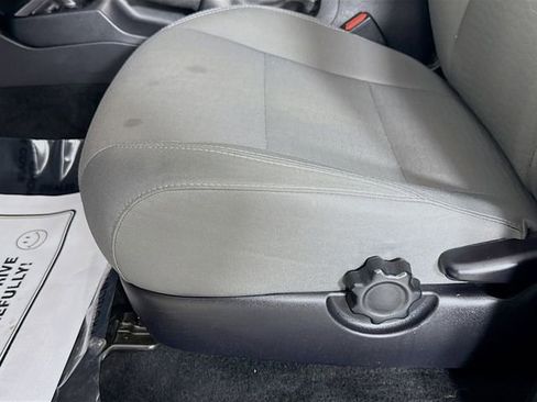 Used 2019 Toyota Tacoma SR5 image 18