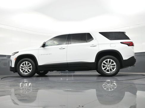 Used 2023 Chevrolet Traverse LS image 25