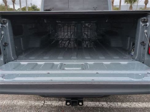 Used 2025 Jeep Gladiator Sport image 34