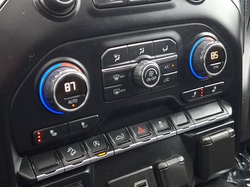 Used 2020 Chevrolet Silverado 1500 LT Trail Boss image 17