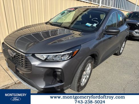 Used 2023 Ford Escape Active image 1