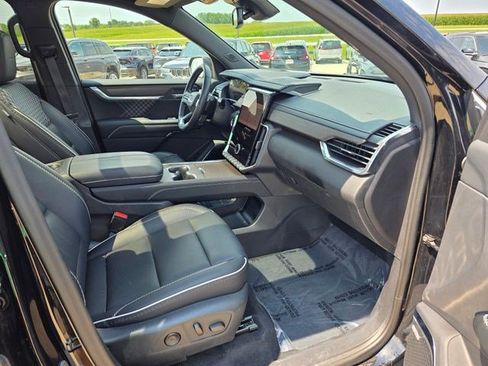 Used 2024 GMC Acadia Denali AWD/4WD image 21