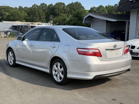 Used 2009 Toyota Camry SE FWD image 6