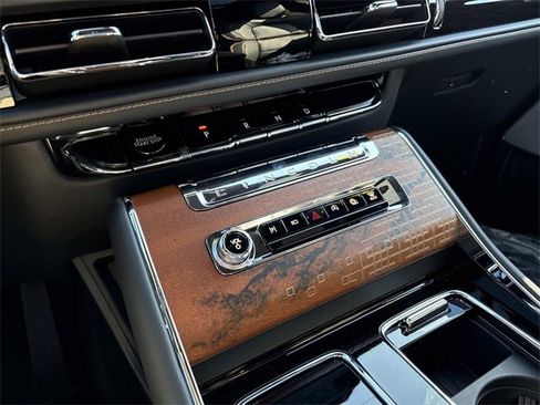 New 2026 Lincoln Aviator Black Label w/ Dynamic Handling Package image 29