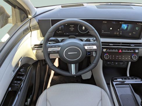 New 2026 Hyundai Tucson Limited image 18