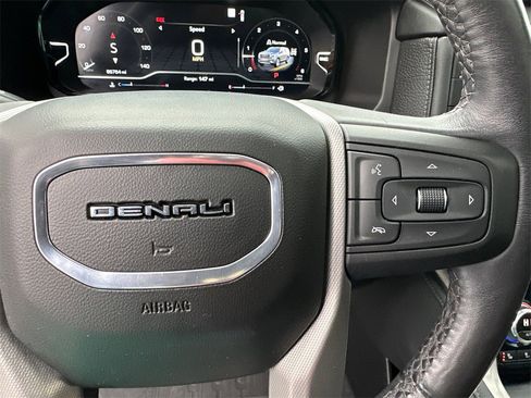 Used 2022 GMC Yukon XL Denali w/ Denali Ultimate Package image 28