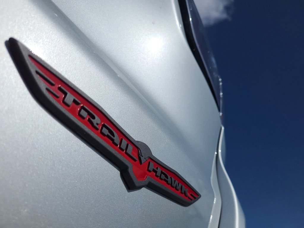 Used 2025 Jeep Compass Trailhawk AWD/4WD image 18