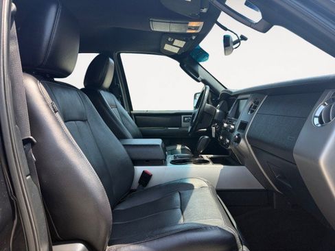 Used 2015 Ford Expedition EL XLT w/ Equipment Group 202A RWD image 10