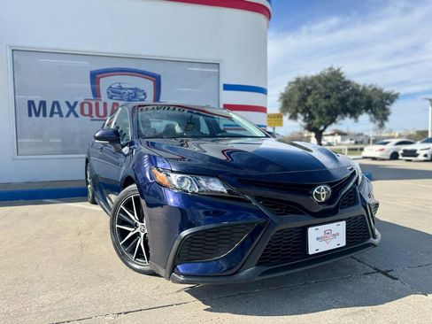 Used 2022 Toyota Camry SE image 6