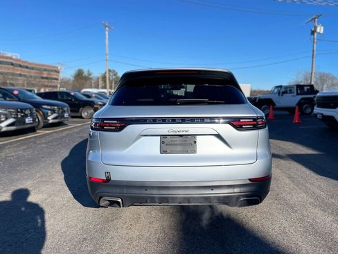 Used 2022 Porsche Cayenne E-Hybrid image 4