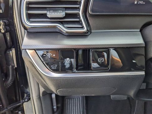 Certified 2024 Kia Sportage SX image 31