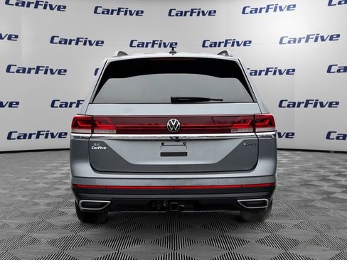 Used 2024 Volkswagen Atlas SE AWD/4WD image 4