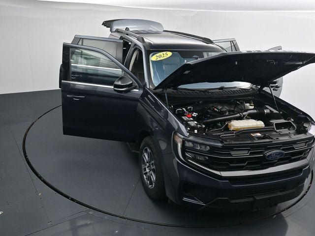 Used 2025 Ford Expedition Active AWD/4WD image 44