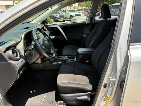 Used 2015 Toyota RAV4 LE FWD image 16