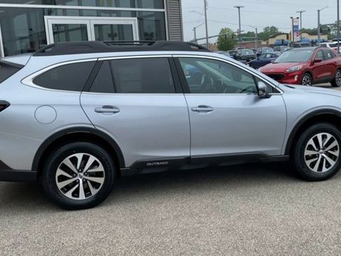Used 2022 Subaru Outback Premium AWD/4WD image 2