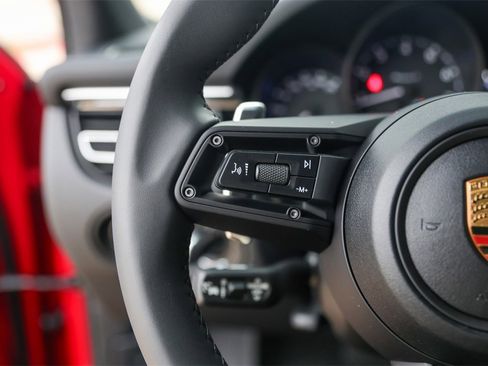 Certified 2025 Porsche Macan Turbo image 14