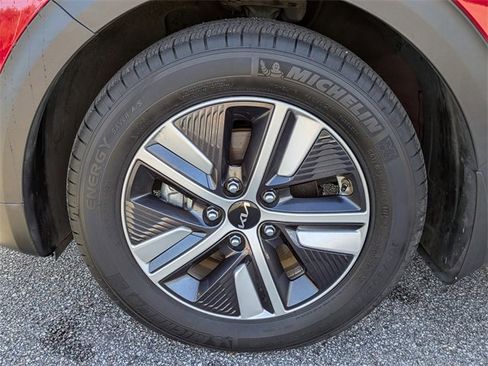 Used 2022 Kia Niro EX Premium image 12