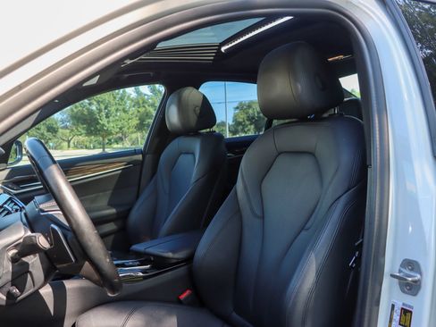 Used 2019 BMW 530i RWD image 15