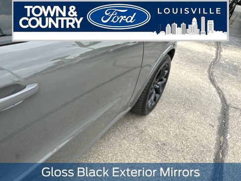 Used 2021 Dodge Durango SRT w/ Technology Group AWD/4WD image 19