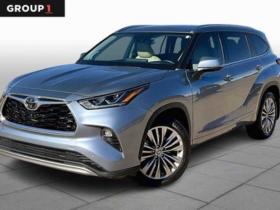 Used 2023 Toyota Highlander Platinum