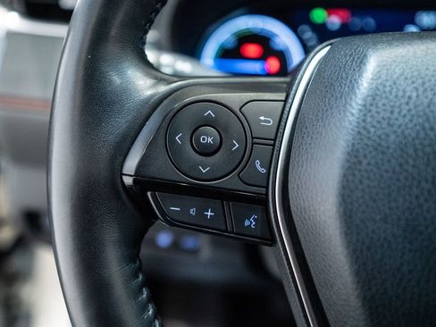 Used 2021 Toyota Venza XLE w/ Softex Package image 18