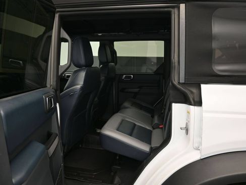 Certified 2024 Ford Bronco Outer Banks w/ Sasquatch Package AWD/4WD image 15