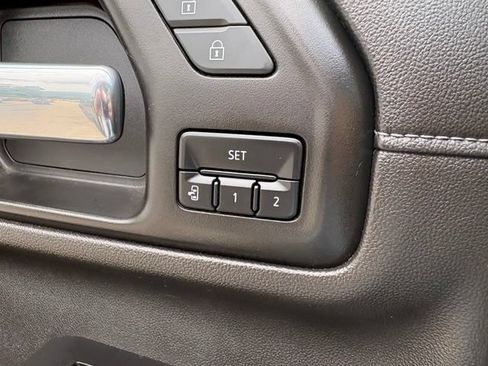 Used 2022 GMC Sierra 2500 Denali w/ Denali Black Diamond Edition AWD/4WD image 26