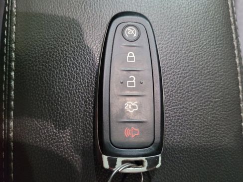 Used 2019 Ford Escape SE AWD/4WD image 32